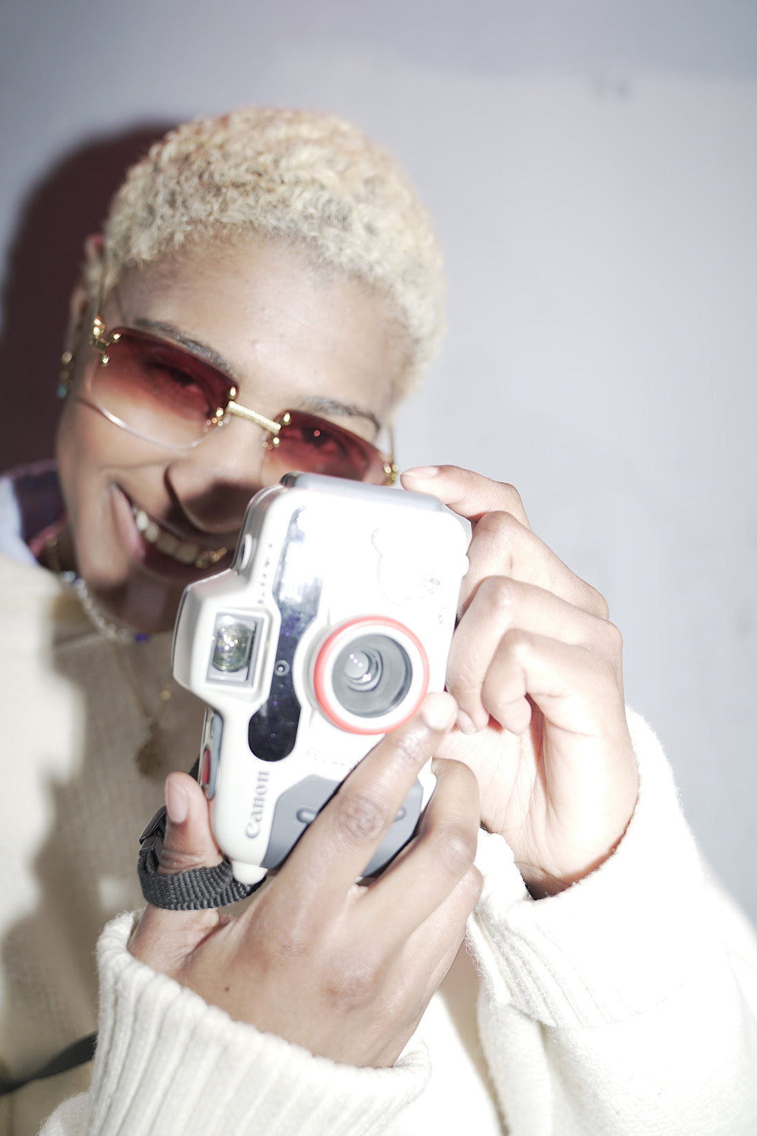 Mocha sunglasses lifestyle
